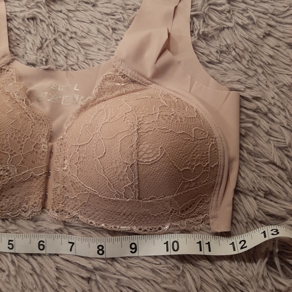 Lace Bra Size Large - Picture 5 of 8